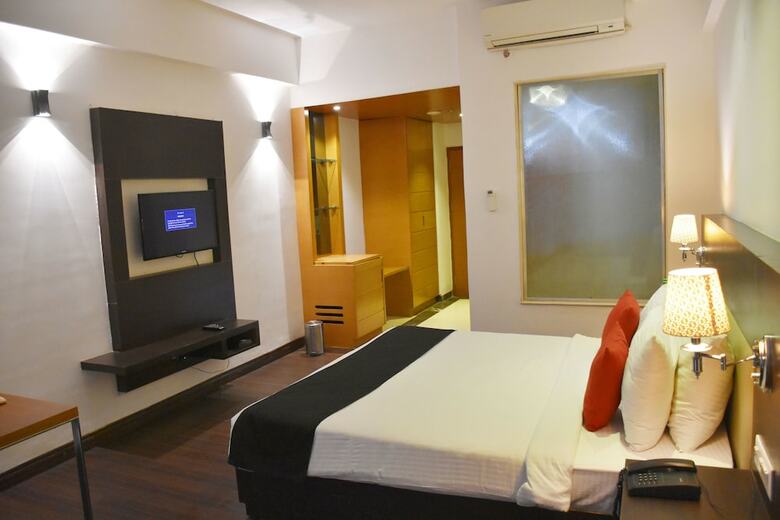 Hotel Jagrati Ananta Express