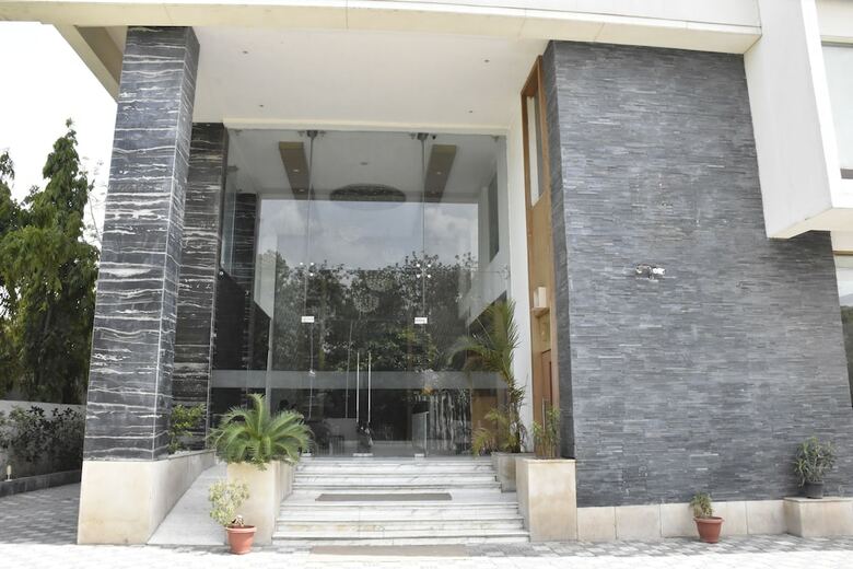 Hotel Jagrati Ananta Express