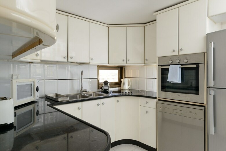 Apartamento 3br Apt. Steps From Sea W Parking