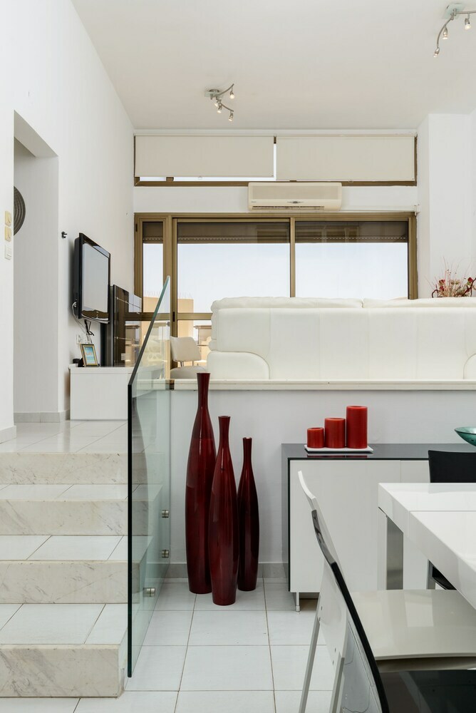 Apartamento 3br Apt. Steps From Sea W Parking