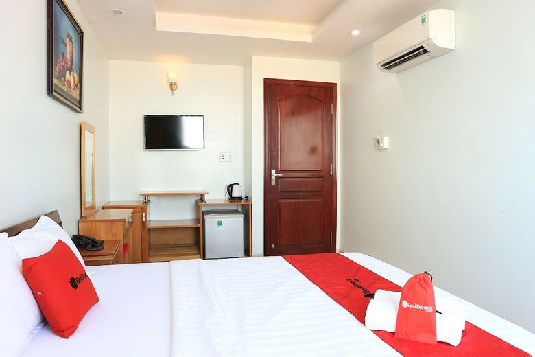 Hotel Reddoorz Near Bai Sau 2