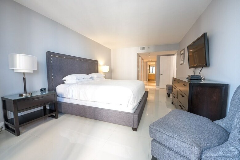 Apartamentos Sea-view Romantic Suite Minutes From The Beach