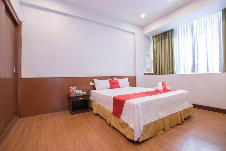 Hotel Reddoorz Plus Near Van Mieu Quoc Tu Giam