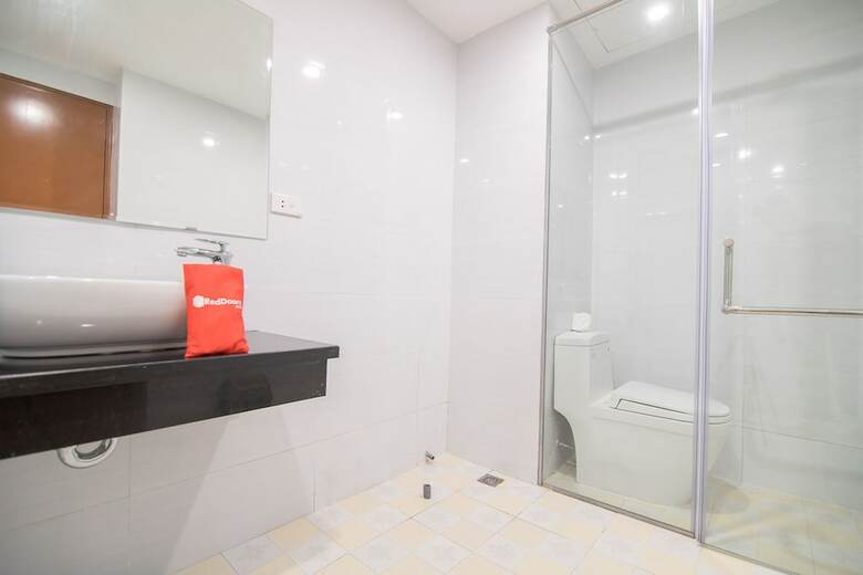 Hotel Reddoorz Plus Near Van Mieu Quoc Tu Giam
