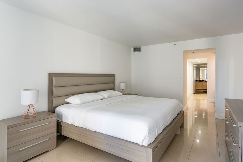 Apartamentos Spacious One Bedroom Centrally Located