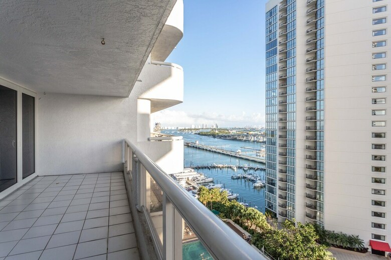 Apartamentos Spacious One Bedroom Centrally Located