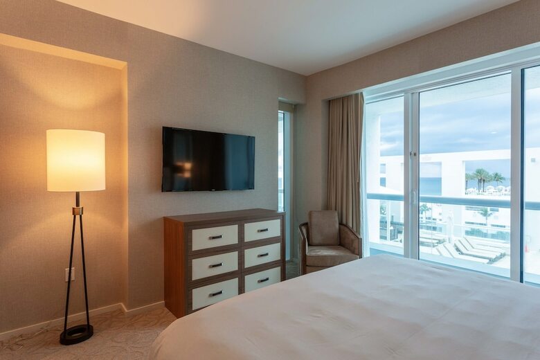 Apartamentos Charming Beachfront Condo With Large Balcony