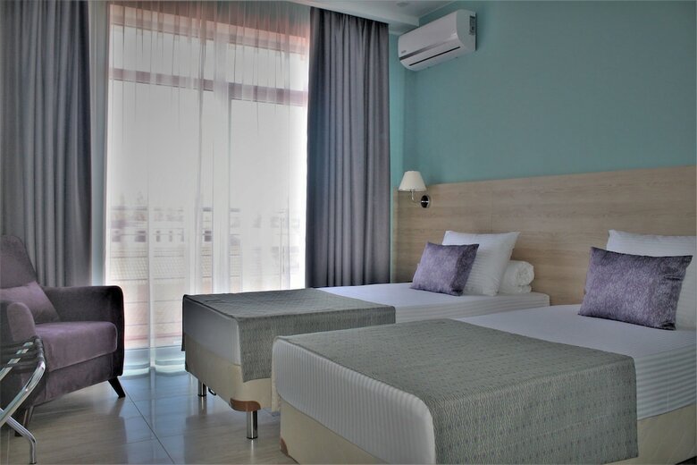 Shanti Palace Hotel