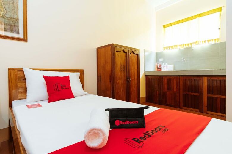Hotel Reddoorz @ Wescom Road Palawan