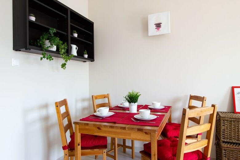 Wilanow Apartment With Balcony