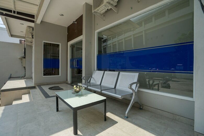 Hostal Oyo 958 Penginapan Timur