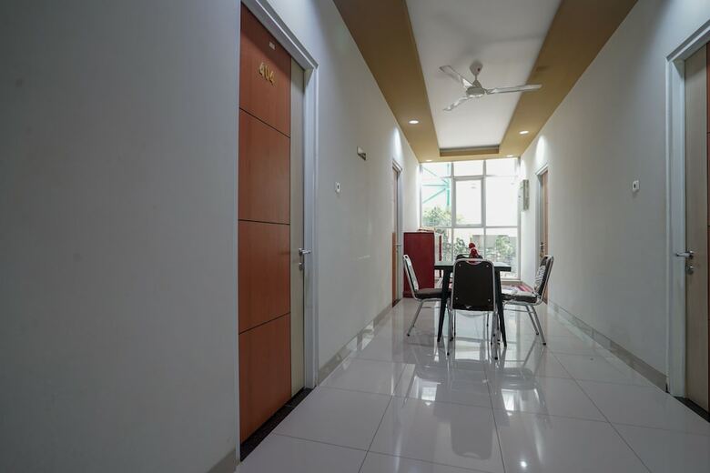 Hostal Oyo 958 Penginapan Timur