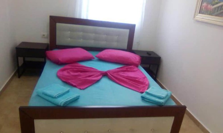 Kristal Apartments