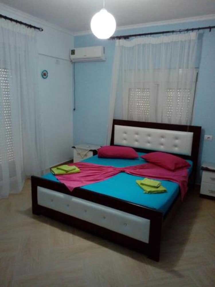 Kristal Apartments