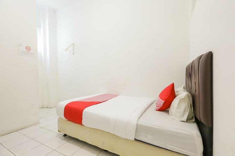 Hotel Oyo 1111 Passer Baroe Inn
