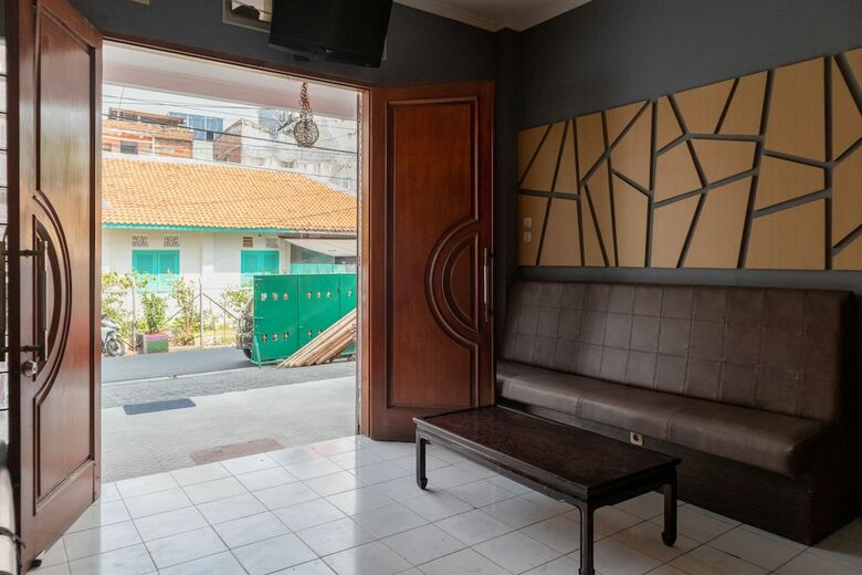 Hotel Oyo 1111 Passer Baroe Inn