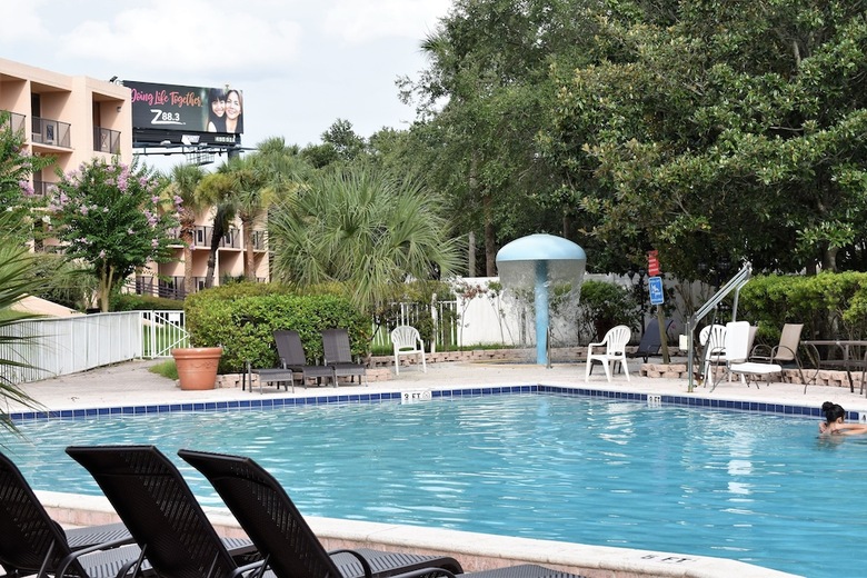 Hotel Apm Inn & Suites