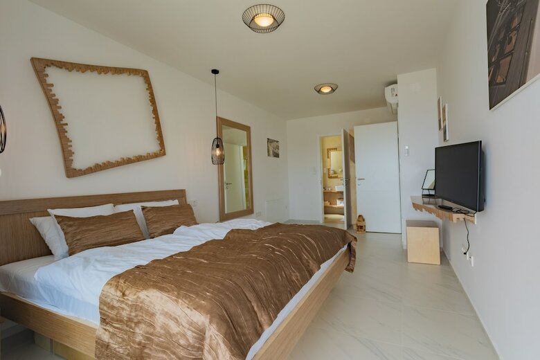 Villa Compass Luxury In A Natural Bay