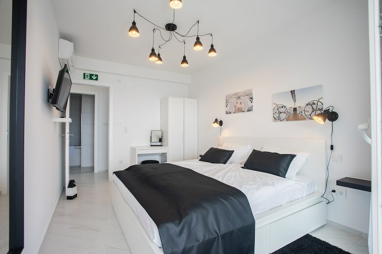 Villa Compass Luxury In A Natural Bay