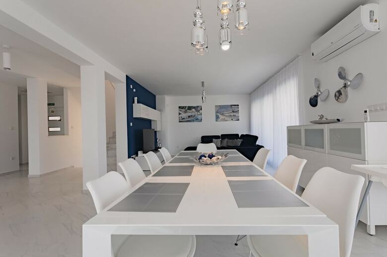 Villa Compass Luxury In A Natural Bay