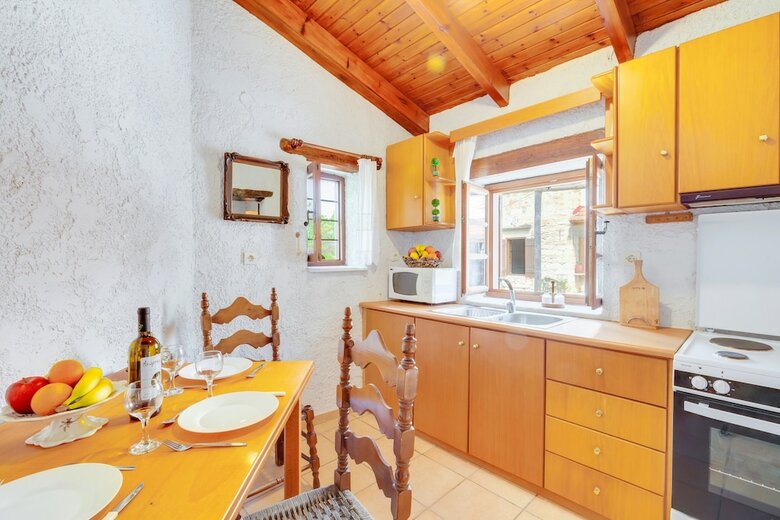 Villa Vereniki With Heated Pool