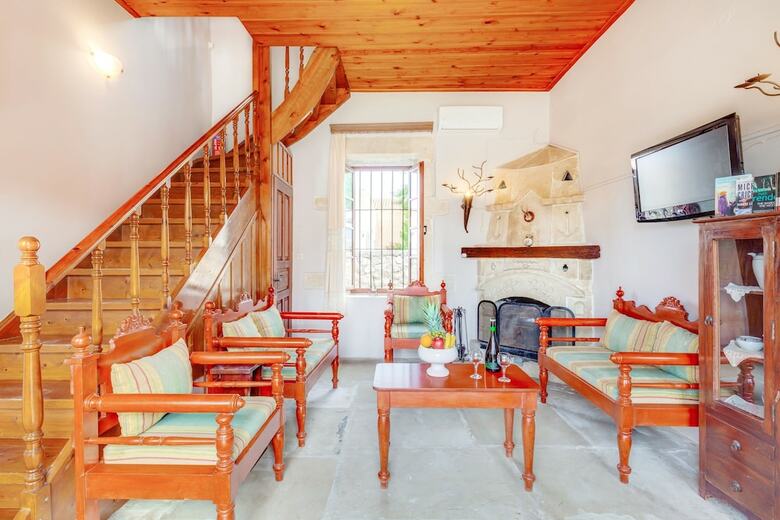 Villa Vereniki With Heated Pool