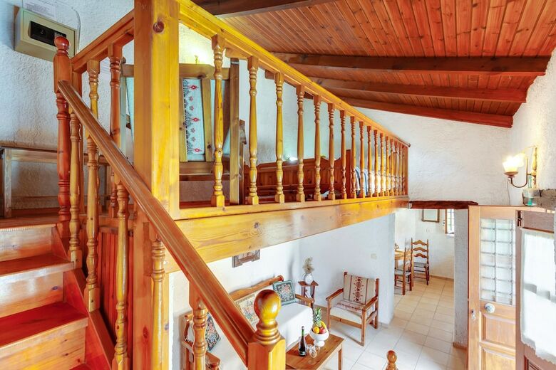 Villa Vereniki With Heated Pool