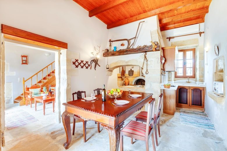 Villa Vereniki With Heated Pool
