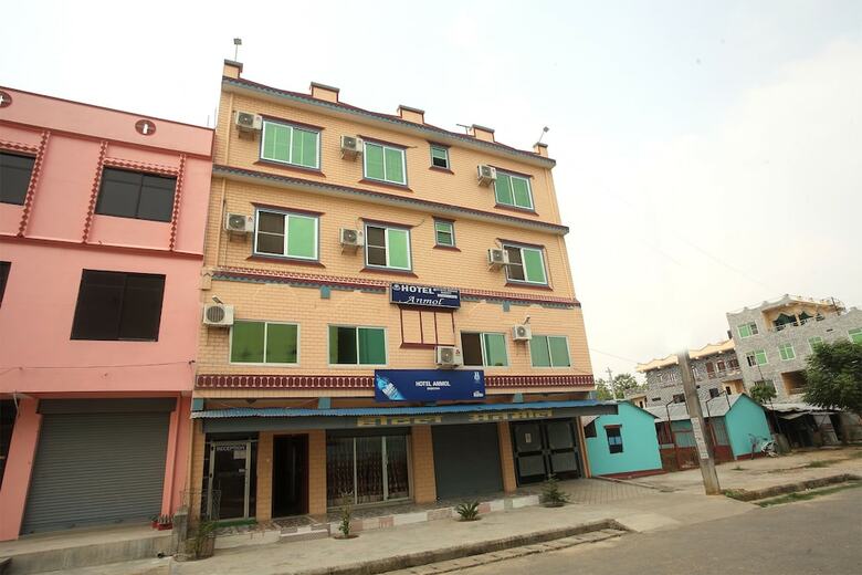 Oyo 366 Hotel Anmol