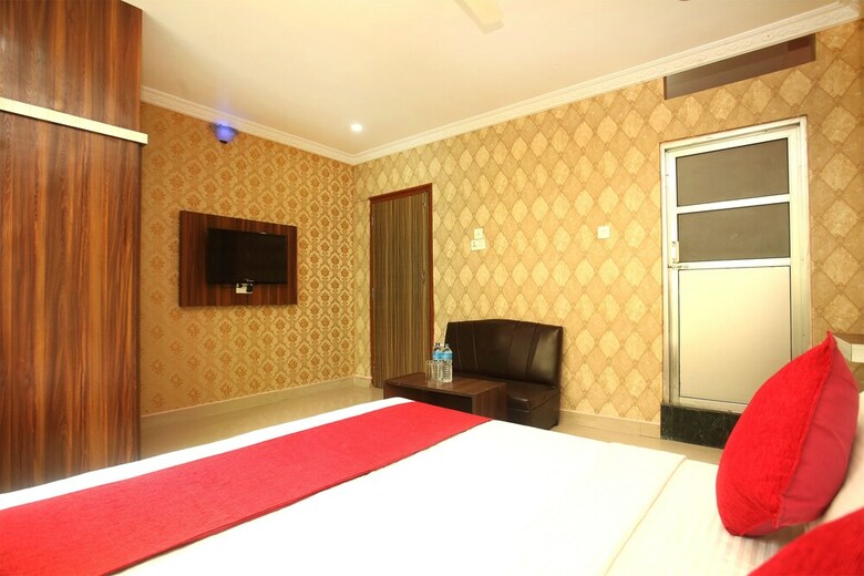 Oyo 366 Hotel Anmol
