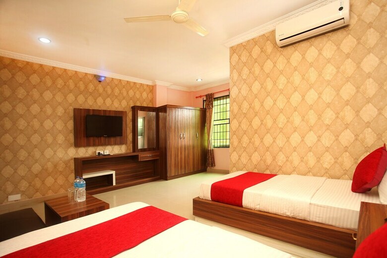 Oyo 366 Hotel Anmol