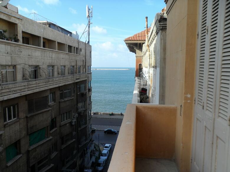 Hostal Triomphe Hostel
