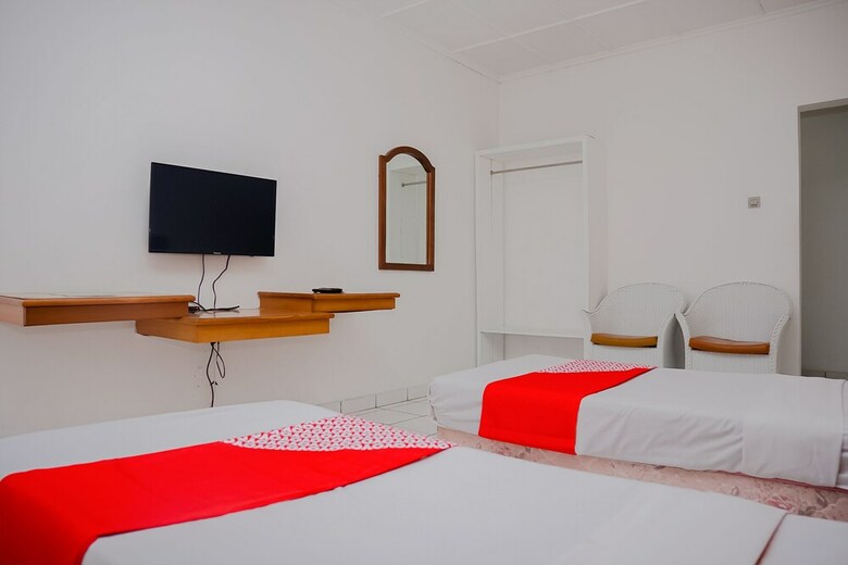 Hostal Oyo 1107 Rossan Villa