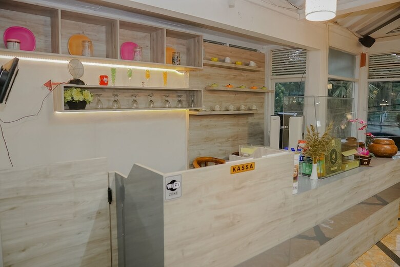Hostal Oyo 1107 Rossan Villa