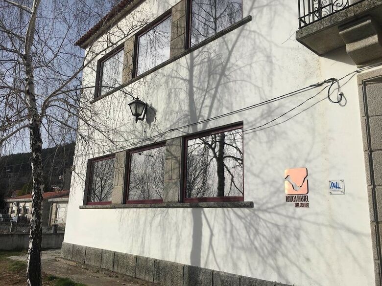 Hostal Loriga Feel Nature- Hostel