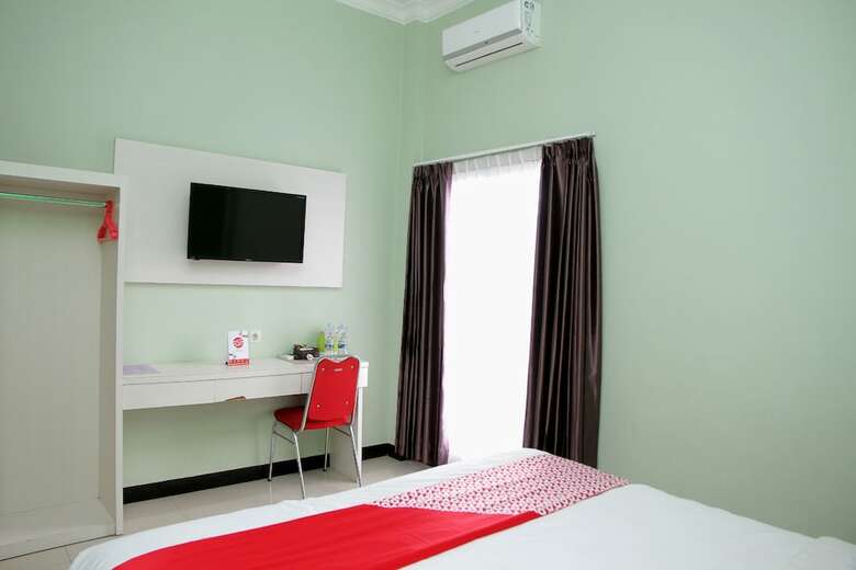 Oyo 1138 Purple Hotel
