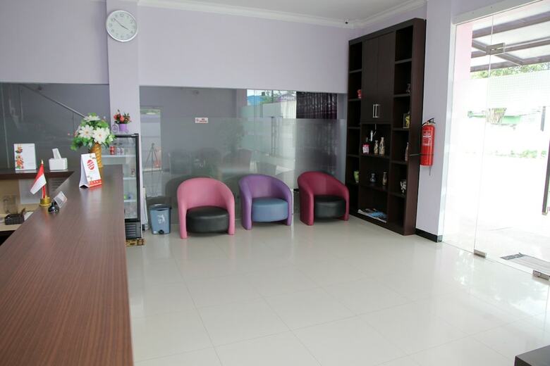 Oyo 1138 Purple Hotel