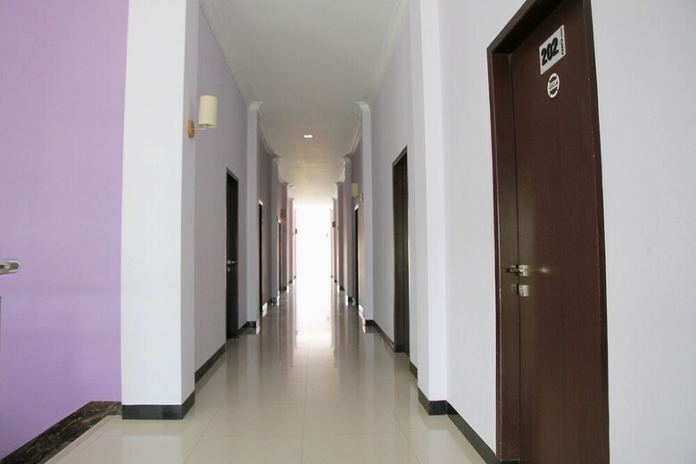 Oyo 1138 Purple Hotel