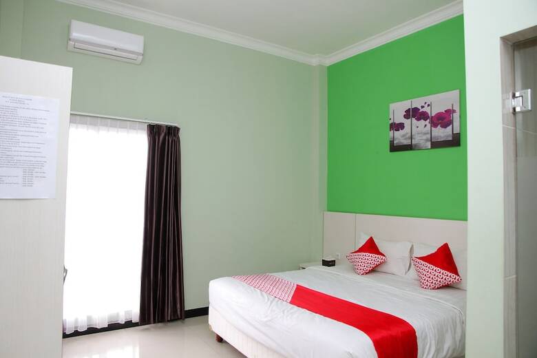 Oyo 1138 Purple Hotel