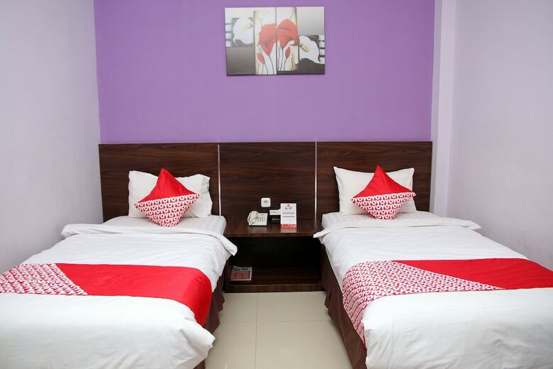 Oyo 1138 Purple Hotel