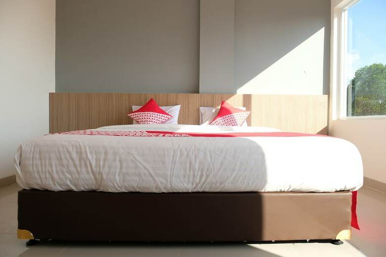 Oyo 1138 Purple Hotel