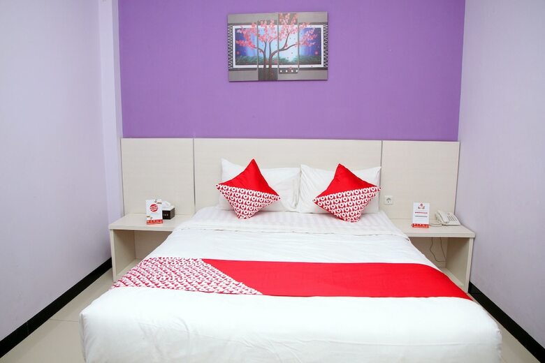 Oyo 1138 Purple Hotel