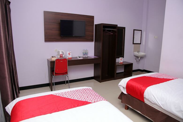 Oyo 1138 Purple Hotel