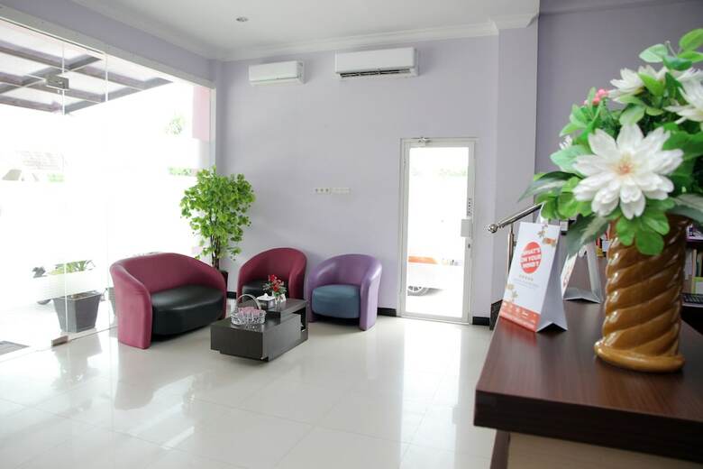 Oyo 1138 Purple Hotel