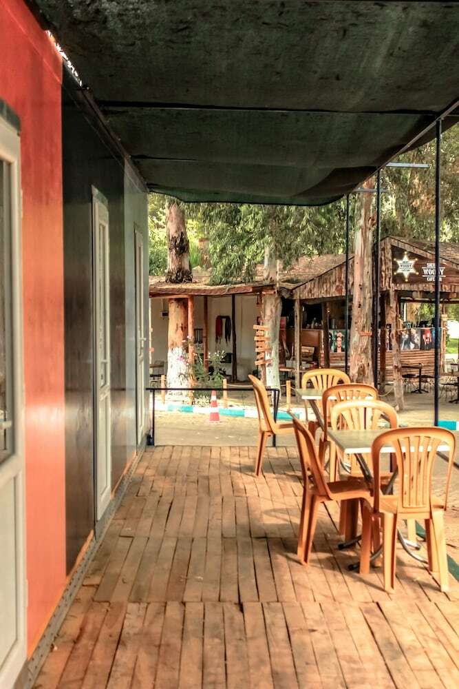 Hostal Patara Woody Hostel & Camping