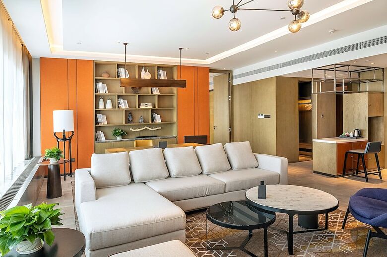 Xinyu Crown Hotel