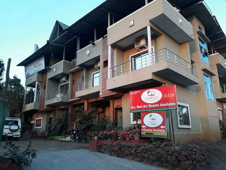 Hotel Strawberry Homes