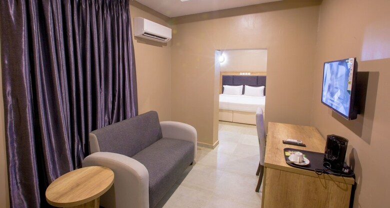 Hotel Ivana Suites
