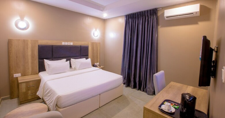Hotel Ivana Suites