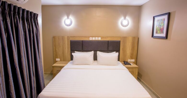 Hotel Ivana Suites